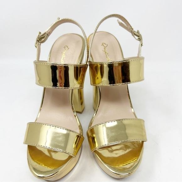 QUPID GOLD METALLIC SEXY PARTY VEGAS PLATFORM SANDALS SZ 5.5 - Picture 2 of 6